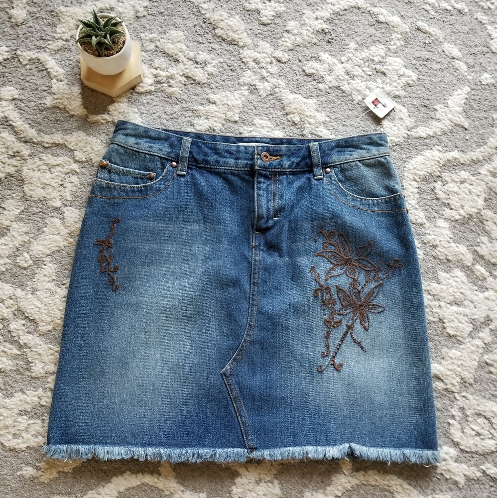 Tommy Hilfiger Raw Hem Embroidered Jean Skirt New
